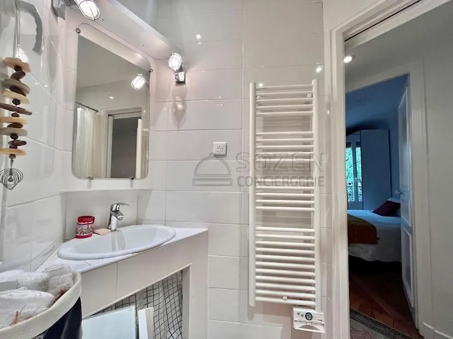 Le Montmartre Paris 18 Apartment 0*,